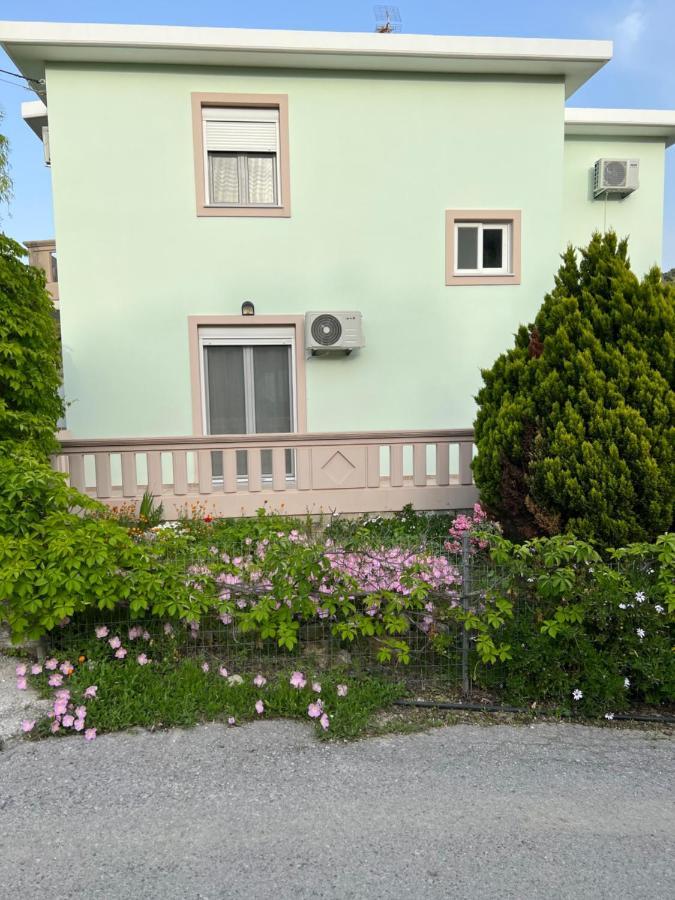 Eugene Apartment Chrissi Akti Chania Exterior foto